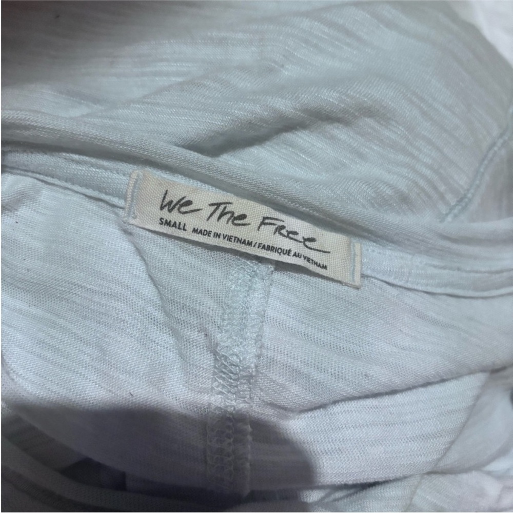 We The Free Blue Long Sleeve Light Breathable Top size Small - Picture 3 of 6